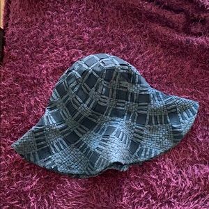 $$$ Aldo Hat
